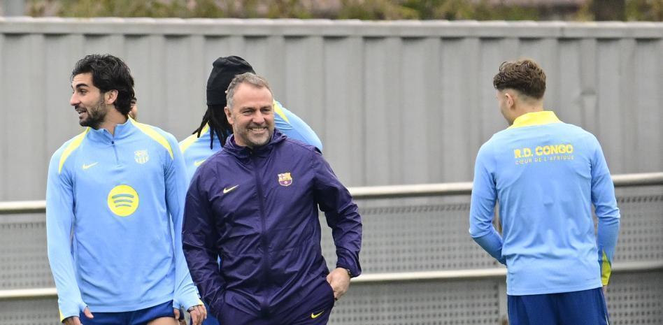 弗里克更衣室讲话：要把次回合当成两场比赛踢，每半场赢2-0