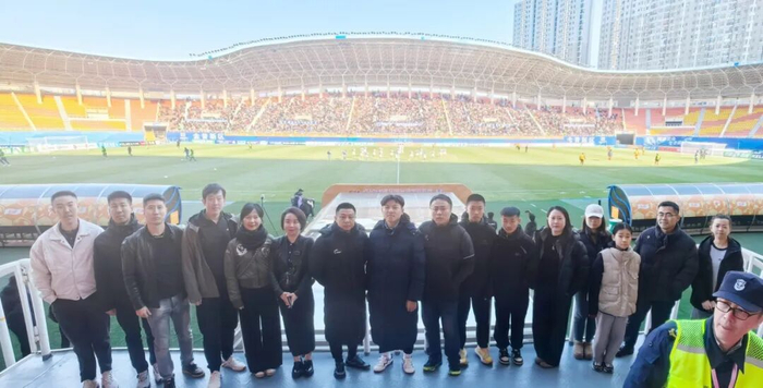 V体育官网下载地址-【连商·绿茵行】大连民营企业家集体观赛中甲 共筑足球城新未来|大连足球|足球队|中甲联赛|精神_新浪体育_新浪新闻
